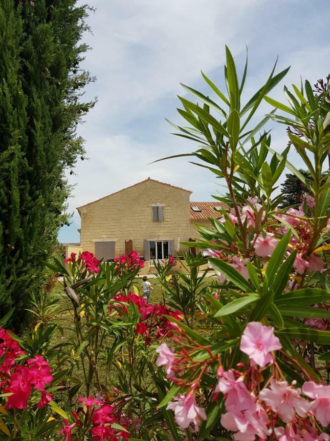 Le Mas De Guiguite Mézoargues Екстериор снимка