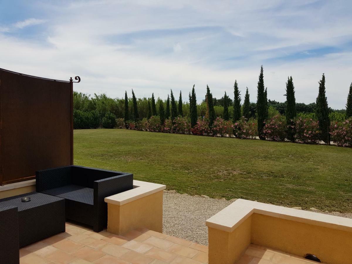 Le Mas De Guiguite Mézoargues Екстериор снимка